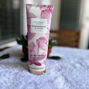 Victoria's Secret Pink & White Pomegranate Lotion